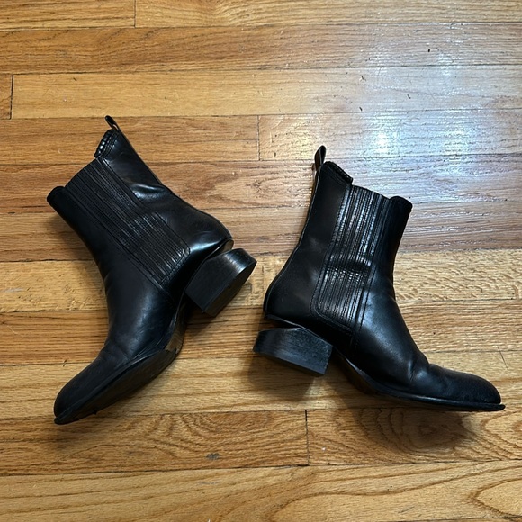 *Pre-loved* - ‘Anouck’ Chelsea Boots - Black - Picture 2 of 6